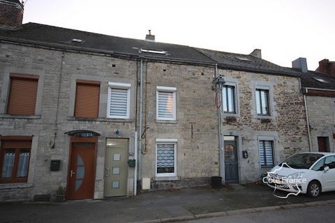 Sur la commune de AUBRIVES, entre Givet et Vireux, Côté France Immobilier propose cette maison de bourg, idéale pour un premer achat Le rez-de-chaussée comprend un salon, une salle à manger, une cuisine semi-équipée et une salle de douche avec wc On ...