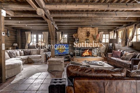 EXCLUSIVITEIT - Chamonix Sotheby's International Realty presenteert het chalet Manza, gelegen in de rustige woonwijk Les Granges. Met zijn drie slaapkamers, twee badkamers en een prachtig terras met een vrij uitzicht op de Aiguille du Midi, belichaam...