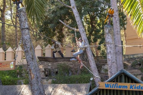 Willkommen auf diesem außergewöhnlichen Campingplatz, perfekt gelegen an einer atemberaubenden Küste, die für ihr seichtes türkisfarbenes Wasser und ihre weichen Sandstrände bekannt ist. Entspannen Sie mit Familie oder Freunden unter den Palmen und g...