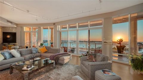 A gallery of luxury and good taste in this 16th-floor Sarabande penthouse. A privately keyed elevator takes you to the 16th floor. Enter and be inspired as you wander through the space that brings you the living room and a breathtaking view of Saraso...