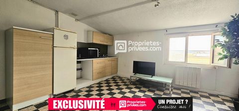 En exclusivité à Port La Nouvelle, venez découvrir ce studio de 24 m² (23.74 m² loi carrez) , situé au 3e et dernier étage d'une petite copropriété (sans ascenseur). Il est composé d'une pièce principale avec sa cuisine aménagée, d'une salle d'eau av...