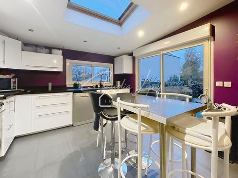 MAISON FAMILIALE -PAS MITOYENNE TRÈS BEAUX VOLUMES