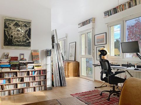 Duplex ensoleillé avec beaux volumes