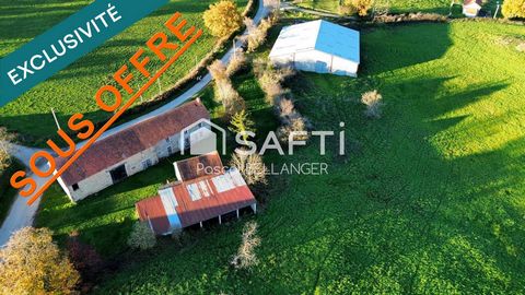 Cavaliers, Agriculteurs, Artisans du Vivant : Voici le domaine qui vous attend ! Oubliez la ville et venez écrire l'histoire d'une bâtisse de 1888, nichée sur près de 3 hectares (28 170 m²) avec un panorama d'exception sur les majestueux Volc...