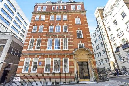 A lovely bright south facing third floor one bedroom flat with lift set in a small redbrick mansion block in a quiet street in Covent Garden just off the Strand. A lovely bright south facing third floor one bedroom flat with lift set in a small redbr...