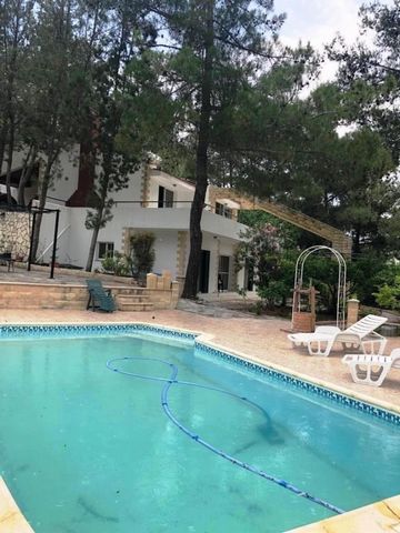 Detached house for sale in Moniatis, Limassol. The property offering amazing mountain views. Villa is situated just 25 minutes from Limassol town, and just one hour drive from both Larnaca and Paphos airports.