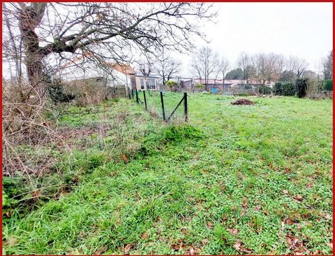 Your Noovimo advisor Olivier Le Clinche ... / ... offers: Near the village of Légé, come and discover this pretty building plot of about 600 m2, free of builders, beautiful facade of more than 24 meters .. It is not serviced, but all the networks are...