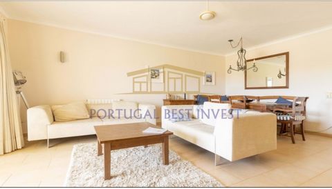Modern and bright 3 bedroom flat on the ground floor, located in Carvoeiro. Through the large entrance we have access to the living room with balcony and pool view. The kitchen is fully equipped. The flat has 1 master bedroom with a spacious built-in...