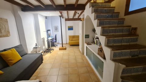 This exclusive triplex home is located in the heart of the old town of Palma, a few meters from the Borne, Cathedral, La Lonja and the Oliva market, shopping centers and the famous Avenida Jaime III. The property is located in a building that is more...