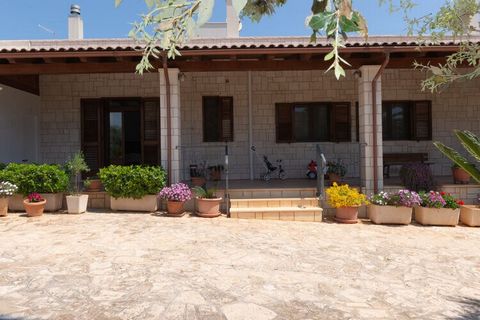 Small holiday residence with a total of 3 terraced bungalows. Each accommodation has its own entrance and a private covered terrace. Traditionally kept in a bright style, your accommodation has modern amenities that will make your vacation a relaxing...