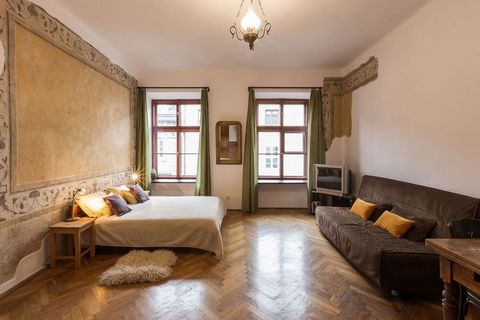 Cet appartement du patrimoine à Cracovie avec un lit double et un canapé-lit double peut accueillir jusqu'à 4 personnes. Parfait pour une famille ou un couple sur une escapade romantique, cette maison de vacances est au cœur du centre-ville. L'emplac...