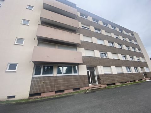 IN SECURE RESIDENCE APARTMENT WITH BEAUTIFUL VOLUME, ON THE GROUND FLOOR A T3 APARTMENT COMPRISING: AN ENTRANCE, A CLEARANCE, CUPBOARDS, A KITCHEN WITH STORAGE ELEMENTS, A LARGE LIVING ROOM, TWO BEDROOMS, A BATHROOM WITH SINK, SHOWER CABIN, A SEPARAT...