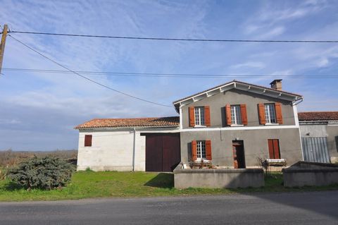 EXCLUSIVE TO BEAUX VILLAGES! Set of 2 houses --------------------- 70 m² house to renovate. It comprises a kitchen, dining room with fireplace, sitting room. WC. First floor: landing leading to 2 bedrooms and a shower room. Chai 46 m²- -- House of 66...