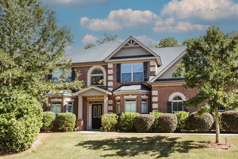 Welcome to 1938 Orchard Dr, nestled in the heart of sought-after Oconee County, within the Meadow Springs subdivision. This home offers a wonderful blend of spaciousness, style, and comfort, seamlessly marrying modern living with timeless elegance. U...