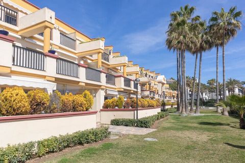 Welcome to Marbella! The house has all the necessary amenities to relax on your vacation and enjoy your space, as well as great light, located in Elviria - which belongs to Marbella. Fantastic location if you want to practice water sports, play golf ...