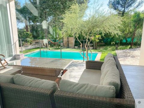 Discover the epitome of luxury living in this stunning modern house located in the picturesque town of Pollensa, Mallorca. With 360 m2 of living space and situated on a spacious 1950 m2 plot, this residence combines sophistication with comfort. With ...