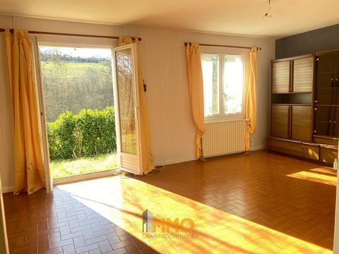 IMMO DEVELOPPEMENT offers a detached house of 108m2 built on a plot of 1200m2 in the town of Saint-Pierre-la-Palud, in a privileged setting, very green and quiet, close to the center of the village and all amenities and close to the station of Sain B...
