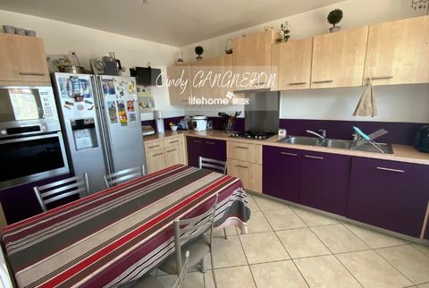 I am pleased to offer you this house of 103m2 in the town of Pont Chrétien, near Argenton sur Creuse. The visit begins with a beautiful entrance, fitted and equipped kitchen, living / dining room, bathroom and separate toilet. On the 1st floor 3 pret...