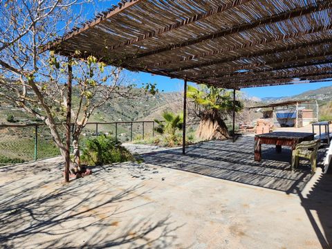 Country house in Frigiliana with 2 bedrooms and a large terrace with barbecue area just 13 minutes from the town with 5000m² of land and an option for 10,000m². The property is located in the Frigiliana countryside, just 13 minutes by car from the to...