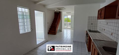 COME AND DISCOVER THIS T5 APARTMENT IN SAINTE-ANNE, 2 MINUTES FROM THE BEACH OF THE VILLAGE. THIS PROPERTY IS LOCATED ON THE FIRST FLOOR OF A SECURE RESIDENCE INCLUDING A DOUBLE LIVING ROOM, AN OPEN KITCHEN, AN AIR-CONDITIONED BEDROOM, A SEPARATE TOI...