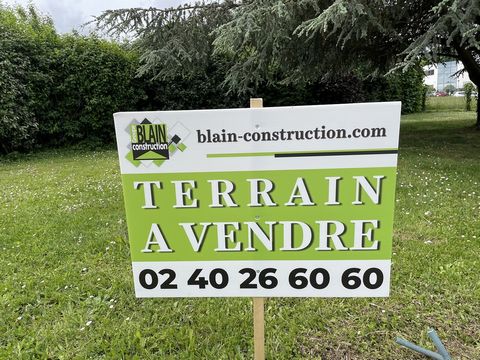 Votre terrain constructible à Drefféac : Venez découvrir ce terrain constructible de 1500 m2 à Drefféac en Loire-Atlantique (44), près de Pontchâteau. Une opportunité de l’agence Groupe BLAIN CONSTRUCTION de Saint-Nazaire. Cette parcelle, qui se trou...