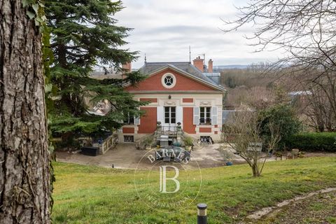 230m² (2,476 sq ft) 5-bed apartment with terrace and exclusive use of a vast garden planted with trees in a late 18th century residence with plenty of character. The property is located on a private estate and occupies the top two levels of the main ...
