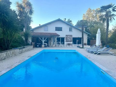 Ref 67874PL: In Cagnotte come and discover this magnificent, quiet 300 m2 house This exceptional property offers 5 bedrooms, kitchen living room, summer kitchen with its pizza oven, heated swimming pool. A stream on land of 22,000 m2 accompanies this...