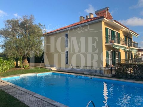 We present you this beautiful property, with a total area of 186 m2, inserted in a condominium of 6 villas with a central common area with swimming pool, in the municipality of Cascais, Manique next to the Salesianos school. The address of the proper...