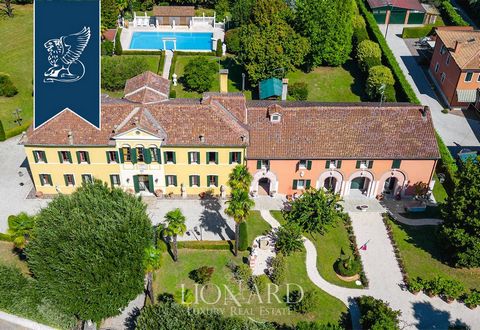 This luxurious villa of the 18th century is located in the Veneto region, not far from many historical cities, surrounded by a natural park. Site of 1,500 square meters includes the main villa, the second villa and a typical Venetian barch. The villa...