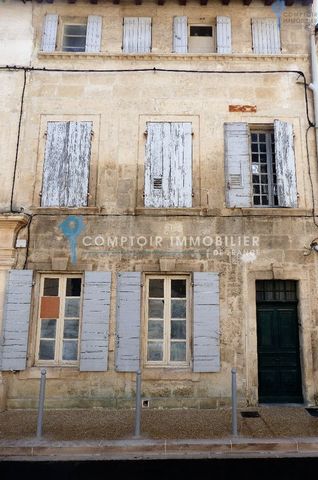 As an interactive sales system, the price displayed is a possible first offer price. We are pleased to present a townhouse to be restored, with an area of 160m2, located in the historic center of Tarascon. This property is offered by the Agency in Pr...
