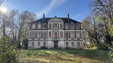 11319 - CO-EXCLUSIVE - 9 km from BEAUNE, 1h30 from LYON and 3h from PARIS, very beautiful property, on a wooded park of more than 1 hectare, with an old manor dating from the end of the 18th century, to renovate and several outbuildings including a c...
