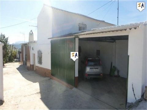 Reduced to sell, this spacious Countryside home located in Ventorros de San Jose boasts stunning views over the Sierra Nevada and is ready to move into. The main house is in good condition with 5 bedrooms, one or two bathrooms, a kitchen diner, livin...