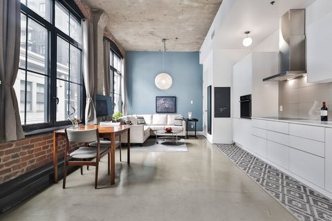Magnificent loft with industrial look and all the modern comforts to make you feel at home in Montreal in a historic building, 12-foot-high ceilings with lots of light. LOFTS SOUTHAM CARTIER INTERNATIONAL DE VILLE MARIE Visit the 