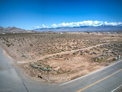 OPPORTUNITY IS KNOCKING WITH STUNNING VIEWS AND ENDLESS POSSIBILITIES AT THIS 60-ACRE PARCEL LOCATED IN NYE COUNTY! ZONED RH-4.5 RURAL HOMESTEAD RESIDENTIAL. WHETHER YOUR VISION IS TO BUILD YOUR CUSTOM HOME RETREAT OR CREATE AN EXPANSIVE COMPOUND, TH...