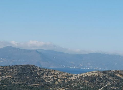 Located in Ierapetra. Plot of building land, located in the wonderful Mirabello Gulf region, in an elevated position, right at the top part of the village of Kavousi. This is considered to be the best spot in and around the village, offering uninterr...