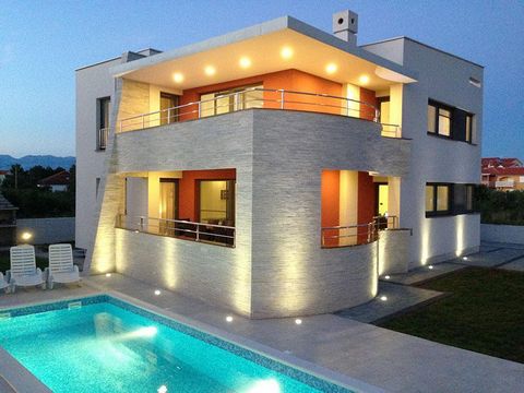   Beautiful modern villa with traditionals stone elements in a small and quiet place in the vicinity of Zadar! Excellent location! Sea views! Only 120 meters from the sea! The villa offers 380 sqm of living space, with 798 sqm of garden with private ...