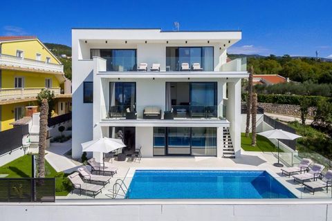 Unique luxury villa with swimming pool and sea view jut 450 meters from the sea in Crikvenica! Total area is 381 sq.m. Land plot is 550 sq.m. The villa consists of three floors with a total of 6 bedrooms. In the basement, which has access to the swim...