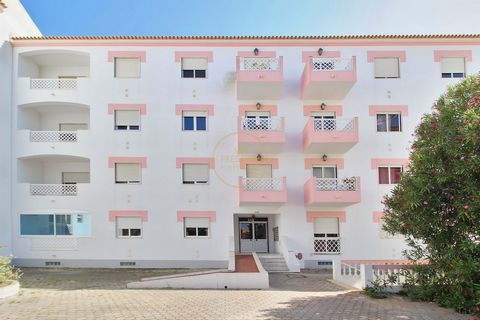 Located in Lagos. WINTER RENTALS - OUTUBRO24 TO MAY25 Monthly fee: 900€ + expenses (water, gas and electricity) Boasting garden views, 2 Bedroom Apartment is located around 1.7 km from Canavial Beach. The apartment is fully equipped with everything y...