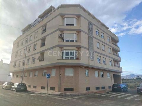 Stop going around and more vuetas to find a place to park, do not waste more time looking and looking for a small place to park your car, we have the square you were looking for in Albatera? Excellent opportunity to acquire this parking space with an...