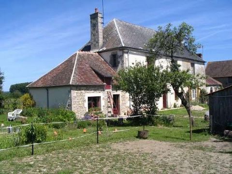 Op de grens tussen Orne en Sarthe, tussen Le Mêle sur Sarthe en Mamers, ligt dit rustige landhuis op het platteland met een zeer aangename tuin die niet over het hoofd wordt gezien aan het einde van een pad Budget: 92.000 euro, inclusief 7.000 euro k...