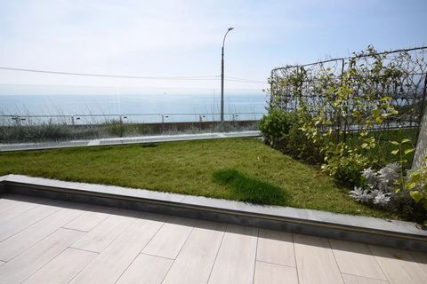 Rzut kamieniem od morza, położony jak diament w bujnej zieleni we wschodniej części Sanremo, oferujemy nowy kompleks mieszkaniowy składający się z 30 LUKSUSOWYCH apartamentów w uprzywilejowanej lokalizacji z widokiem na morze, połączony ze ścieżką ro...