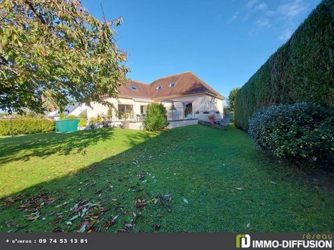 Mandate N°FRP135173 : Caen north city bus, Cairon, very beautiful house of 230 m² with large volumes, beautiful living room of 44 m² with fireplace, kitchen of 16 m² very pleasant, 3 beautiful bedrooms with dressing room and / or cupboard, spacious w...