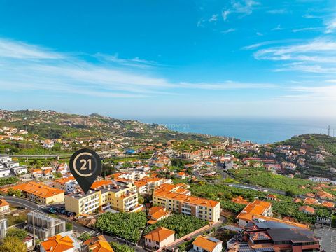 Discover your perfect getaway in Câmara de Lobos. Three bedroom apartment with spacious areas and intelligent distribution this property is ideal for those looking for comfort and practicality. Upon entering, you will be welcomed by a large and brigh...