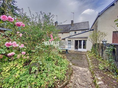 In the heart of the town centre of Epiniac, a few minutes from Dol-de-Bretagne, Lucie Berest - Nouvelle Demeure offers you to acquire this semi-detached house, built in 1977, which comprises on the ground floor: an entrance, a toilet, an office, as w...