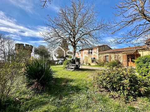 Nestled in the heart of a bucolic landscape, just 20 minutes from Mirepoix and 15 minutes from Castelnaudary, this charming stone house invites you to rediscover the tranquility of countryside living. Sharing a party wall on one side only, this prope...