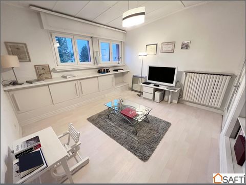 Lot de deux appartements de 127 m² et 119 m² situés dans un immeuble avec entrée individuelle à Hombourg-Haut. Au 1er étage, un appartement composé d'un salon, une salle à manger, une cuisine aménagée, deux grandes chambres, un bureau, deux salle de ...