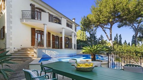 This mediterranean luxury villa is located in a quiet residential area of Santa Ponsa in the south-west of the dream island and enjoys wonderful views over the town to the sea. The villa was built on a plot of approx. 942 m2 and has a constructed are...