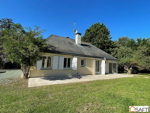 In St Sylvain d'Anjou, on the outskirts of Angers in a small hamlet, I present a spacious house on enclosed wooded grounds not overlooked. Close to Angers, major roads and amenities. This 189 m² house has a spacious 30 m² living room with fireplace, ...