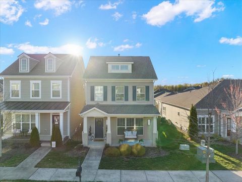 DOWN-SIZERS DELIGHT! Imagine stepping into an elegant new construction model home....but wait! It is YOURS! Yes, this beautiful home has all of the builder upgrades because it was the model home when this section of the community was being built. Exc...
