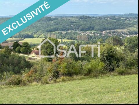 Eric and Aurélie Asdrubal offer you this farmhouse on the heights of Le Bugue with uninterrupted views over the valley. Situated in a peaceful location close to all amenities, you will be pleasantly surprised by this property. With its many possibili...